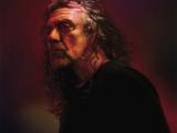 Robert Plant(Роберт Плант) оголосив про вихід свого 11-гостудійного альбому "Carry Fire" та 14-денний тур по Великобританії.