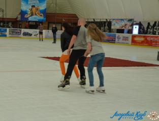 Якщо не мітлі, то на ключці!