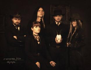 Гурт ZWYNTAR представили нове саркастичне музичне відео