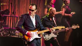 Блюз-рок легенда Joe Bonamassa з новою роботою When One Door Opens