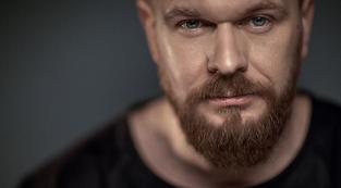 "СУМНО, БОЛІСНО І ДУЖЕ НЕПРОСТО": ПОЛОЖИНСЬКИЙ ОГОЛОСИВ ПРО ЗАВЕРШЕННЯ ВИСТУПІВ У ГУРТІ "ТАРТАК"