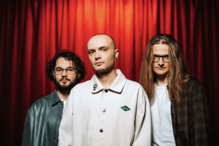 Про захисний «мур» який ми зводимо у новій пісні від Vovk