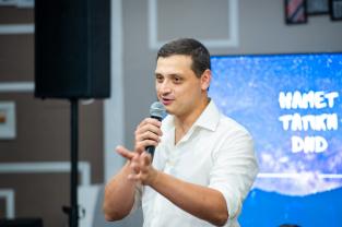 «Штучний інтелект — це вже Апокаліпсис, чи ще ні?» Юрій Прокопишин «Штучний інтелект — це вже Апокаліпсис, чи ще ні?» Юрій Прокопишин